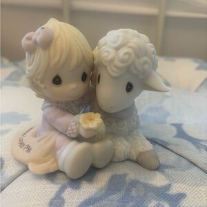 Precious moments, Jesus loves me